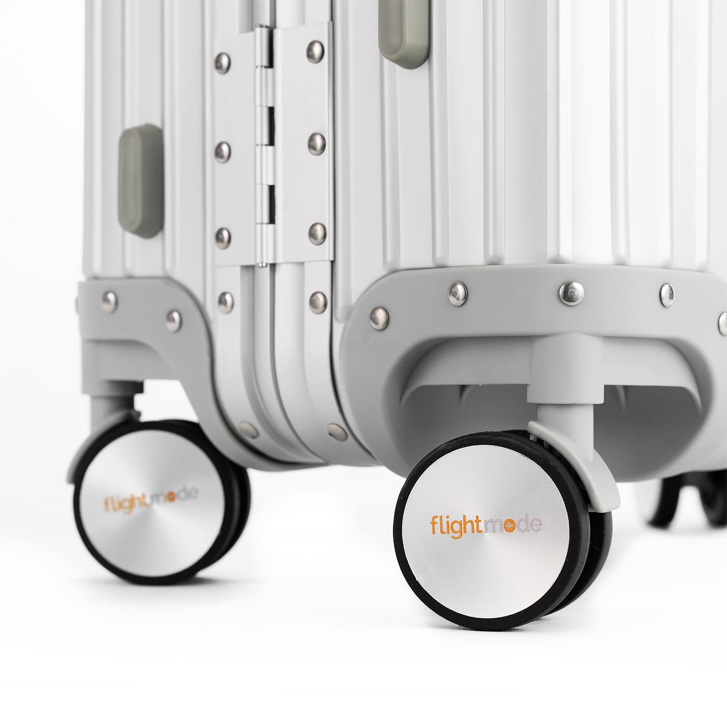 Flightmode Aluminium Luggage LARGE- Silver