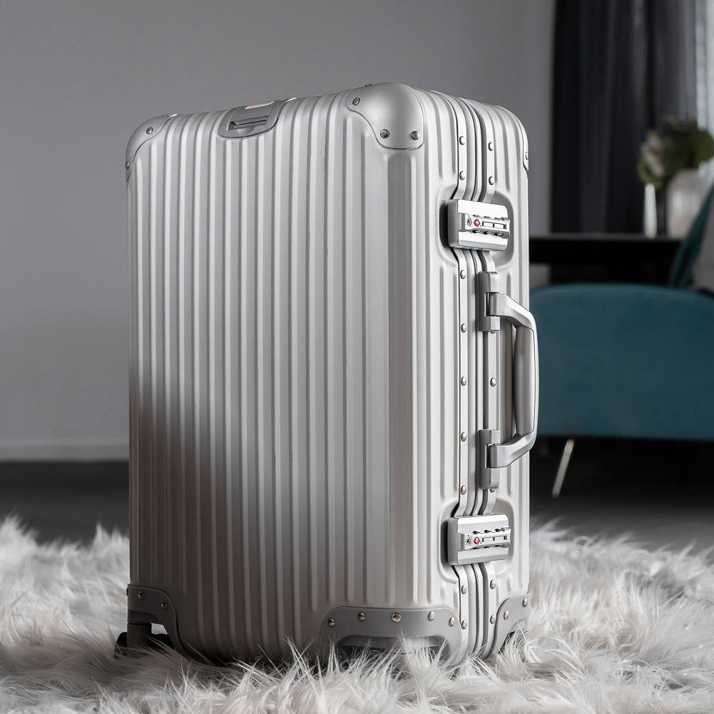 Flightmode Silver Large Checked Suitcase: Spacious 86L Capacity for Extended Travel