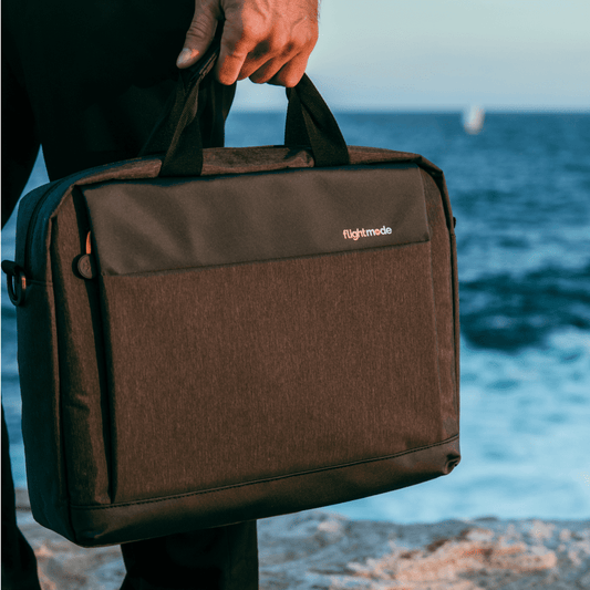 A Sleek Laptop Messenger Bag for Workdays, Flights, and Office Runs