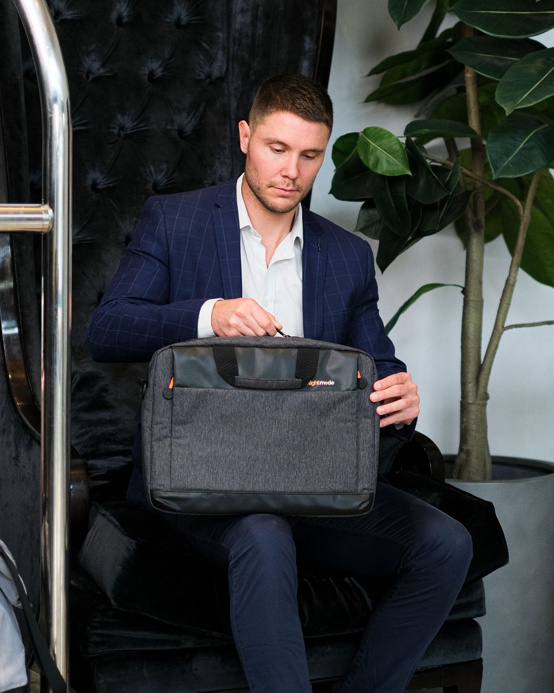 A Sleek Laptop Bag for Workdays and Business Travel