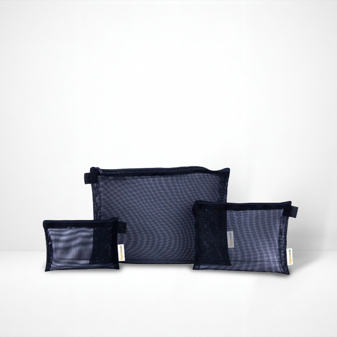 The Beauty of Organized Travel: A Thoughtful Gift for the Woman on the Go