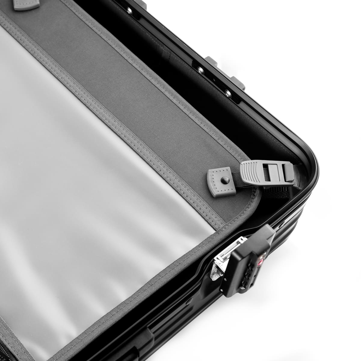 Flightmode Aluminium Suitcase CABIN - Black
